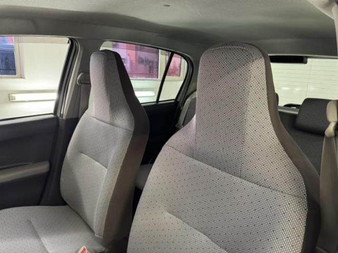 パッソ１．０Ｘ　禁煙車　寒冷地仕様　ベンチシート　エンジンスターター　社外１３インチＡＷ　社外１３ＡＷ＋スタッドレスタイヤ付　フロントガラス熱線　キーレスキー　純正ドアバイザー　タイミングチェーン車　電動格納ミラー 4WD 1000 5Dr