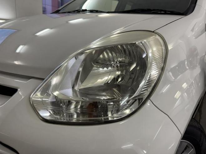 パッソ１．０Ｘ　禁煙車　寒冷地仕様　ベンチシート　エンジンスターター　社外１３インチＡＷ　社外１３ＡＷ＋スタッドレスタイヤ付　フロントガラス熱線　キーレスキー　純正ドアバイザー　タイミングチェーン車　電動格納ミラー 4WD 1000 5Dr