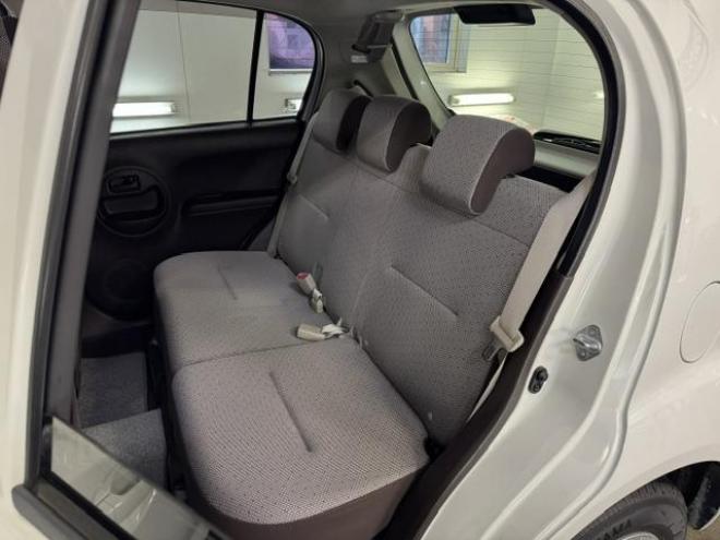 パッソ１．０Ｘ　禁煙車　寒冷地仕様　ベンチシート　エンジンスターター　社外１３インチＡＷ　社外１３ＡＷ＋スタッドレスタイヤ付　フロントガラス熱線　キーレスキー　純正ドアバイザー　タイミングチェーン車　電動格納ミラー 4WD 1000 5Dr