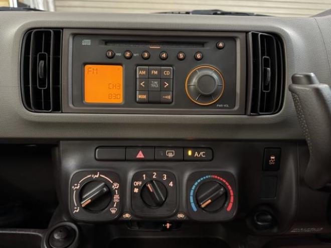 パッソ１．０Ｘ　禁煙車　寒冷地仕様　ベンチシート　エンジンスターター　社外１３インチＡＷ　社外１３ＡＷ＋スタッドレスタイヤ付　フロントガラス熱線　キーレスキー　純正ドアバイザー　タイミングチェーン車　電動格納ミラー 4WD 1000 5Dr