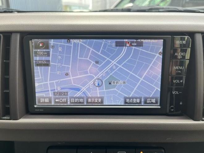 パッソ１．０Ｘ　禁煙車　寒冷地仕様　エンジンスターター　社外１３インチＡＷ　社外１３ＡＷ＋スタッドレスタイヤ付　純正ナビ　地デジ　Ｂｌｕｅｔｏｏｔｈオーディオ　フロントガラス熱線　キーレスキー　純正ドアバイザー　タイミングチェーン車　電動格納ミラー 4WD 1000 5Dr
