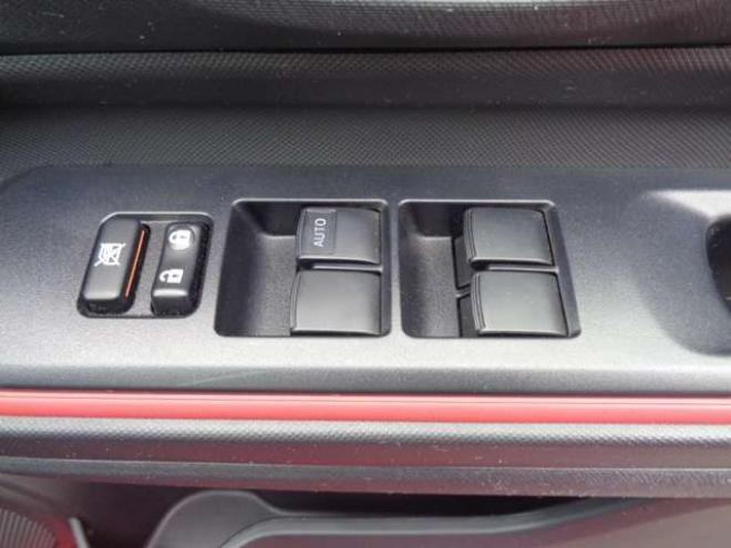 アクア1.5 S　ワンオーナー車　中期型　純正メモリーナビ　ワンセグ　スマートキー 2WD 1500
