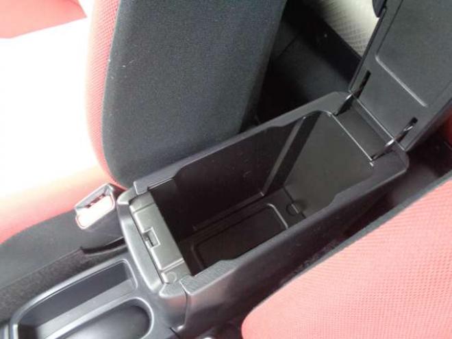 アクア1.5 S　ワンオーナー車　中期型　純正メモリーナビ　ワンセグ　スマートキー 2WD 1500