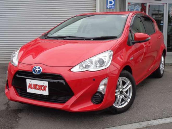アクア1.5 S　ワンオーナー車　中期型　純正メモリーナビ　ワンセグ　スマートキー 2WD 1500