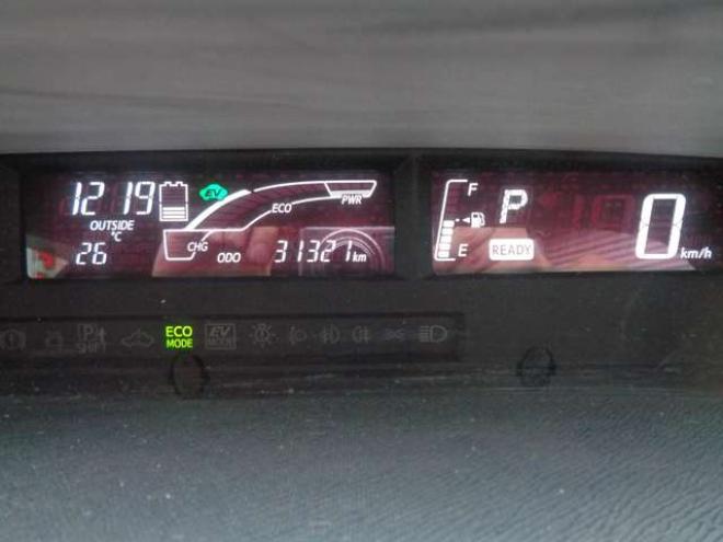アクア1.5 S　ワンオーナー車　中期型　純正メモリーナビ　ワンセグ　スマートキー 2WD 1500
