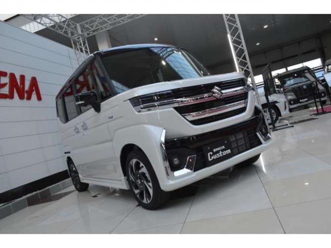 スペーシアカスタム ハイブリッド XSターボ 4WD　ハイブリッド4WDターボセーフティサポート搭載スズキコネクト対応通信機装着車アダプティブクルーズコントロール全方位モニター付9インチナビ両側オートスライドドアLEDステアリングヒーターパーキングセンサー 登録済未使用車 660