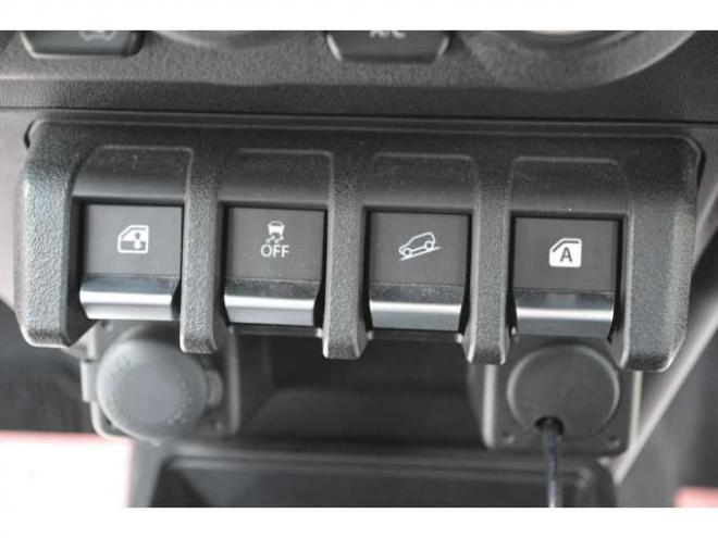 ジムニーXC 4WD　ワンオーナー車5速マニュアル4WDターボセーフティサポート搭載ドライブレコーダー純正ディスプレイオーディオバックカメラLEDライトETCクルーズコントロール純正マッドフラップ 660