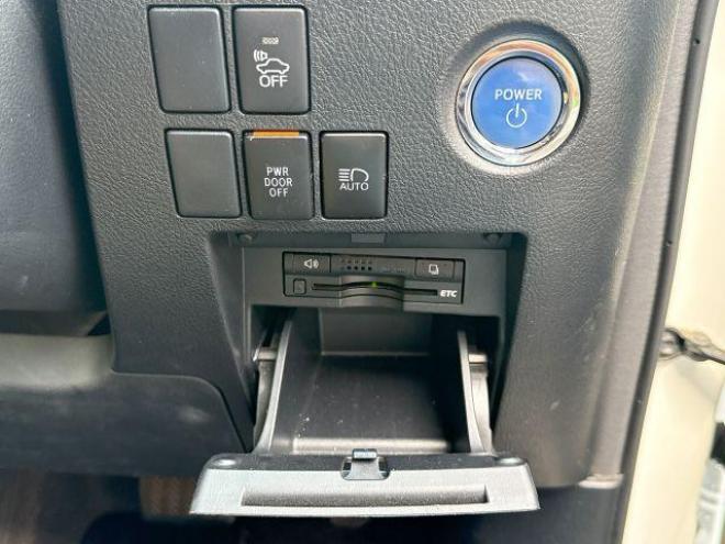 アルファードハイブリッドハイブリッド2.5X 4WD ローンが不安な方＜優遇ローン＞ 寒冷地仕様　アルパインビックナビ　後席モニター　両側パワースライド 4WD 2500 5Dr