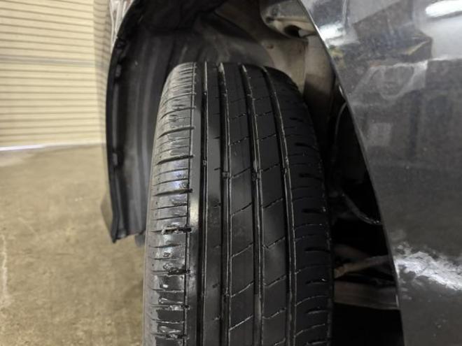ヴォクシーＳ－Ｚ　ハイブリッド　ワンオーナー　寒冷地仕様　禁煙車　トヨタ保証継承付　衝突軽減ブレーキ　レーダークルーズ　純正ナビ　地デジ　Ｂｌｕｅｔｏｏｔｈ　バックカメラ　デジタルインナーミラー　前後ドライブレコーダー　ＥＴＣ 4WD 1800 5Dr