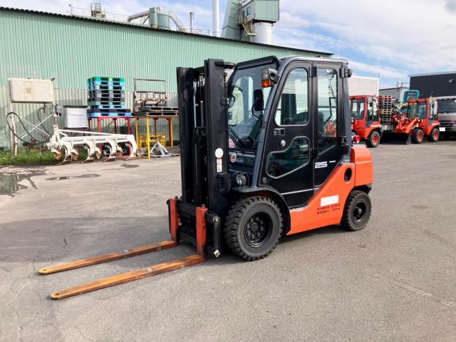 フォークリフトトヨタ　中古　8FD25　サイドシフト付　建機