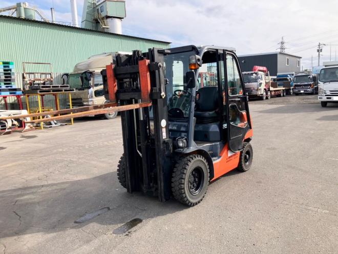 フォークリフトトヨタ　中古　8FD25　サイドシフト付　建機