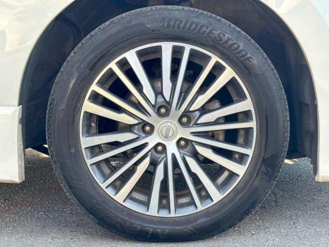 エルグランド2.5 250ハイウェイスター 4WD ローンが不安な方＜優遇ローン＞ 寒冷地仕様 純正ナビ　両側パワースライド 4WD 2500 5Dr
