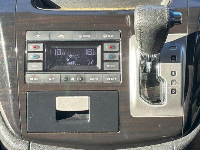 エルグランド2.5 250ハイウェイスター 4WD ローンが不安な方＜優遇ローン＞ 寒冷地仕様 純正ナビ　両側パワースライド 4WD 2500 5Dr