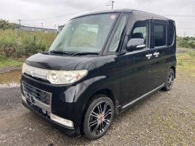 タント　カスタムX 4WD 660 5Dr