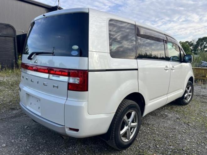 デリカGプレミアム 4WD 2400 5Dr