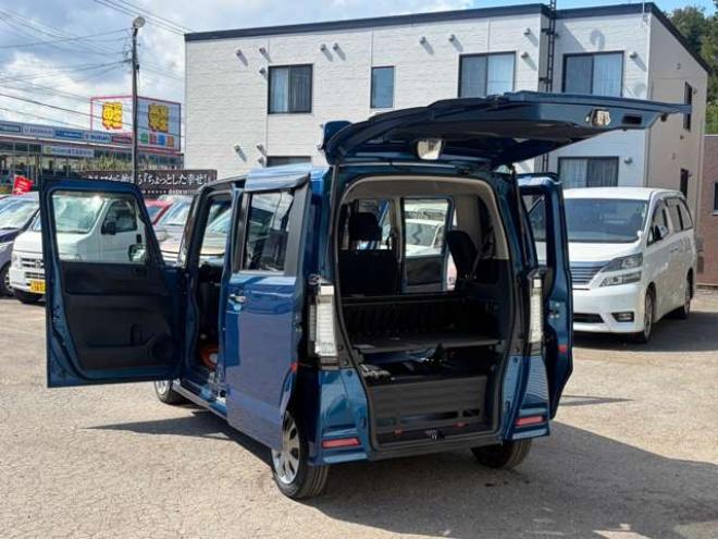 N-BOX+カスタムG 4WD　ワンオーナー車4WD　社外ナビ　地デジ　純正スターターETCスペアキー 660