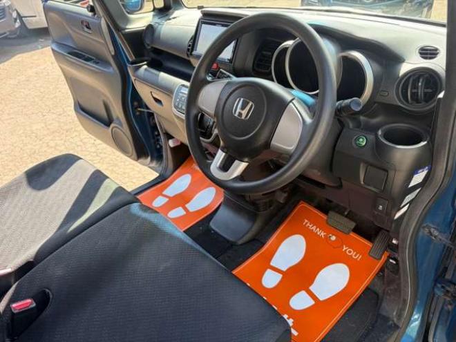 N-BOX+カスタムG 4WD　ワンオーナー車4WD　社外ナビ　地デジ　純正スターターETCスペアキー 660