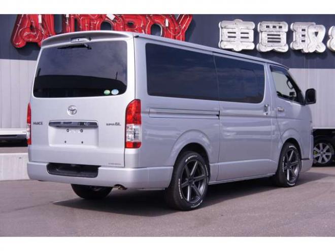 ハイエースバン2.8 スーパーGL ロング ディーゼルターボ 4WD　SDナビTV　パノラミックビューモニター　415コブラフロントスポイラー　リアスポイラー　ボンネット　18インチアルミ　ベッドキット　ローダウン　デジタルインナーミラー　LEDヘッドライト　スマートキー 2800