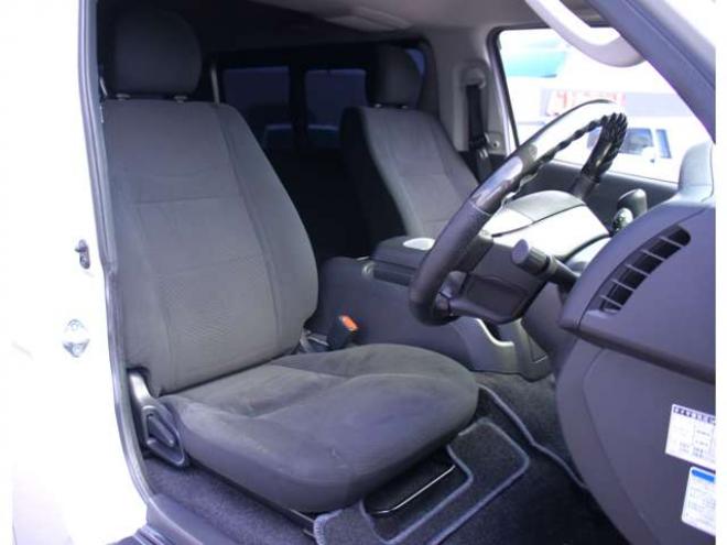 ハイエースバン2.8 スーパーGL ロング ディーゼルターボ 4WD　SDナビTV　パノラミックビューモニター　415コブラフロントスポイラー　リアスポイラー　ボンネット　18インチアルミ　ベッドキット　ローダウン　デジタルインナーミラー　LEDヘッドライト　スマートキー 2800