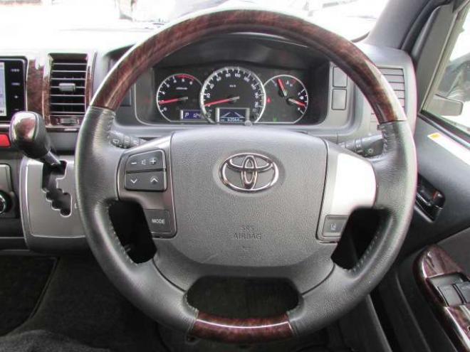 ハイエースバン2.8 スーパーGL 50TH アニバーサリー リミテッド ロングボディ ディーゼルターボ 4WD　ディーゼルターボ/両側パワースライドドア/衝突軽減ブレーキ/LEDヘッドライト/SDナビ/フルセグTV/バックカメラ/ブルートゥース/ETC/オートライト/オートハイビーム/社外アルミホイール 2800