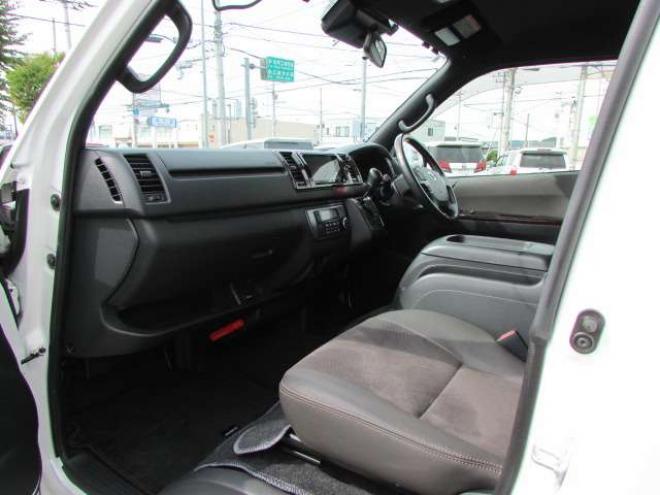 ハイエースバン2.8 スーパーGL 50TH アニバーサリー リミテッド ロングボディ ディーゼルターボ 4WD　ディーゼルターボ/両側パワースライドドア/衝突軽減ブレーキ/LEDヘッドライト/SDナビ/フルセグTV/バックカメラ/ブルートゥース/ETC/オートライト/オートハイビーム/社外アルミホイール 2800