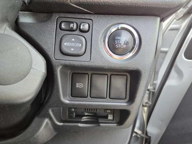ハイエースバン2.8 スーパーGL ロング ディーゼルターボ 4WD　リアクーラー&ヒーター　プッシュスタート　スマートキー　　ベッドキッド LEDヘッドライト横滑り防止　衝突被害軽減　車線逸脱　トヨタ純正ナビ　フルセグTV　Bluetooth　バックカメラ トヨタ純正リアモニター ETC 2800