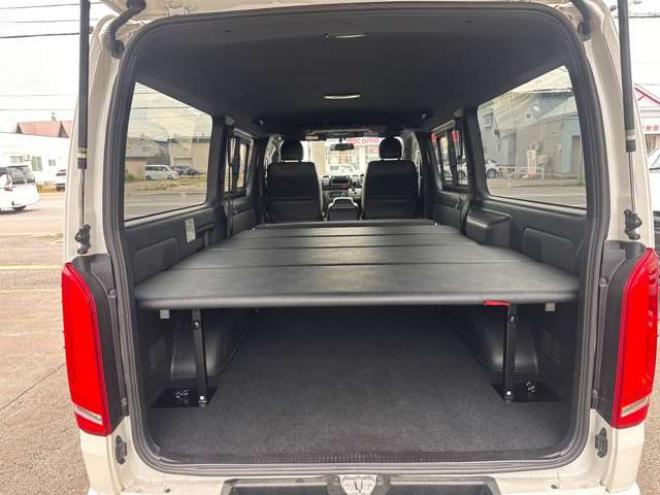 ハイエースバン2.8 スーパーGL ダークプライムII ロングボディ ディーゼルターボ 4WD　ESSEX　FスポイラーVer3 サイドライナー リアライナー フロアマッド ENCD17インチ YOKOHAMA PA03 ハーフレザーシート Pスタート リアヒーター&クーラー 社外テールランプ OPLEDヘッドライト ベッドキット 2800