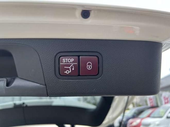 ベンツGLC 220 d 4マチック スポーツ ディーゼルターボ 4WD　純正ナビ　全方位カメラ　フルセグTV　ディストロニックプラス　全席シートヒーター　パークトロニック　LEDヘッドライト　電動リアゲート　パドルシフト　ハーフレザー　アンサーバック　アンビエントライト 正規輸入車 2100