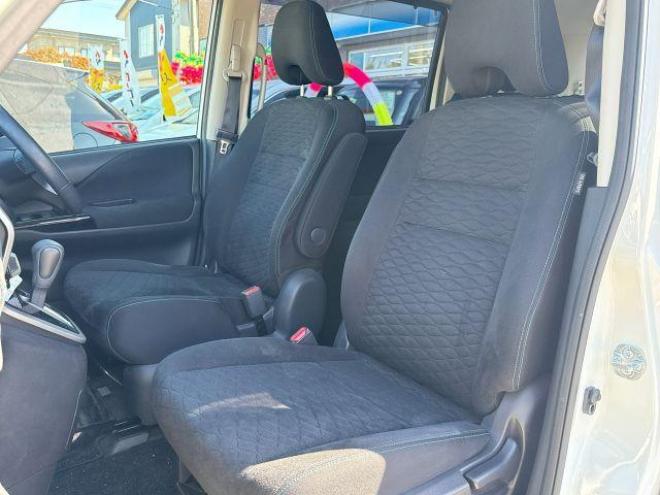 セレナ2.0ライダー 4WD　ローンが不安な方＜優遇ローン＞　本州仕入　寒冷地仕様　 純正ナビ　後席モニター 4WD 2000 5Dr