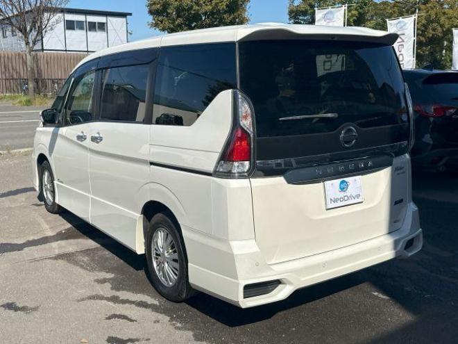 セレナ2.0ライダー 4WD　ローンが不安な方＜優遇ローン＞　本州仕入　寒冷地仕様　 純正ナビ　後席モニター 4WD 2000 5Dr