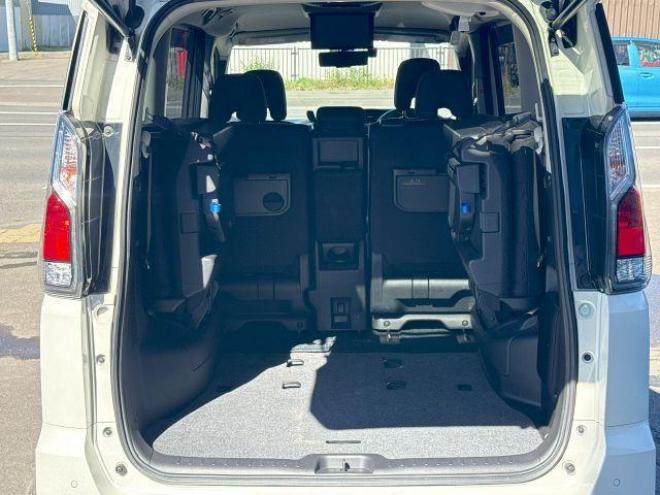 セレナ2.0ライダー 4WD　ローンが不安な方＜優遇ローン＞　本州仕入　寒冷地仕様　 純正ナビ　後席モニター 4WD 2000 5Dr