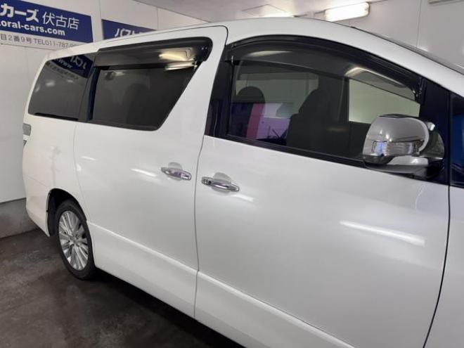ヴェルファイア２．４Ｚ　後期型　禁煙車　純正リアフリップダウンモニター　純正１８インチＡＷ　社外１６ＡＷ＋スタッドレスタイヤ　両側パワースライドドア　純正ナビ　地デジ　ＤＶＤ再生　Ｂｌｕｅｔｏｏｔｈオーディオ　バックカメラ 4WD 2400 5Dr