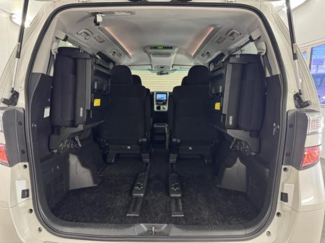 ヴェルファイア２．４Ｚ　後期型　禁煙車　純正リアフリップダウンモニター　純正１８インチＡＷ　社外１６ＡＷ＋スタッドレスタイヤ　両側パワースライドドア　純正ナビ　地デジ　ＤＶＤ再生　Ｂｌｕｅｔｏｏｔｈオーディオ　バックカメラ 4WD 2400 5Dr