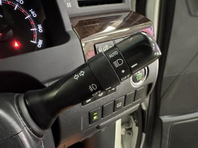 ヴェルファイア２．４Ｚ　後期型　禁煙車　純正リアフリップダウンモニター　純正１８インチＡＷ　社外１６ＡＷ＋スタッドレスタイヤ　両側パワースライドドア　純正ナビ　地デジ　ＤＶＤ再生　Ｂｌｕｅｔｏｏｔｈオーディオ　バックカメラ 4WD 2400 5Dr