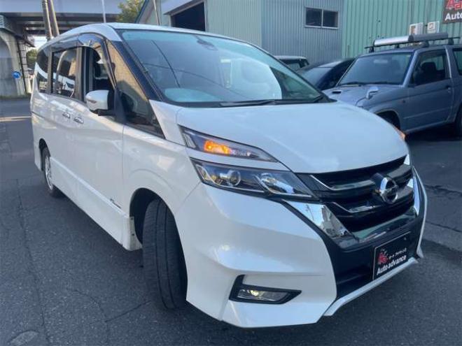 セレナ2.0 ハイウェイスター 4WD　衝突軽減　フリップダウン　本州仕入れ　9インチナビ　パワースライド 2000