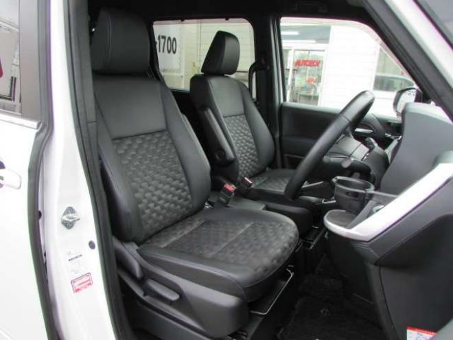ヴォクシー2.0 S-Z 4WD　GRエアロ/WORK20インチアルミホイール/RSR車高調/純正ナビ/フルセグTV/バックカメラ/両側パワースライドドア/レーダークルーズコントロール/純正フリップダウンモニター/ビルトインETC 2000