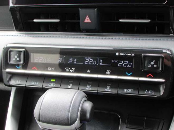 ヴォクシー2.0 S-Z 4WD　GRエアロ/WORK20インチアルミホイール/RSR車高調/純正ナビ/フルセグTV/バックカメラ/両側パワースライドドア/レーダークルーズコントロール/純正フリップダウンモニター/ビルトインETC 2000