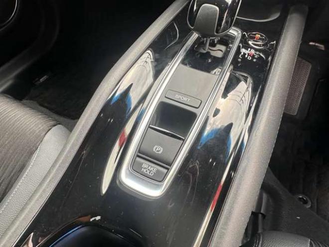 ヴェゼル1.5 ハイブリッド Z ホンダセンシング 4WD　ハーフレザーシート クルーズコントロール ステアリングスイッチ オートライト 車線逸脱防止 横滑り防止  ETC 純正ナビ USB HDMI Bluetooth TV Bカメラ SPORTモード 電動パーキング ブレーキホールド 純正エンスタ 1500