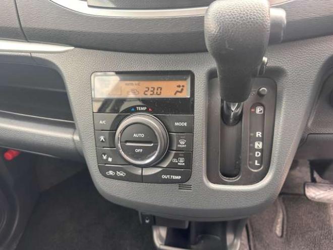ワゴンRFX リミテッド 4WD　Pスタート ISOFIX対応 助手席アンダーボックス ステアリングスイッチ アイドリングストップ　レベライザー 前席シートヒーター　オートエアコン ケンウッド1DIN　AM FM CD USB スマートキー 社外エンスタ 660