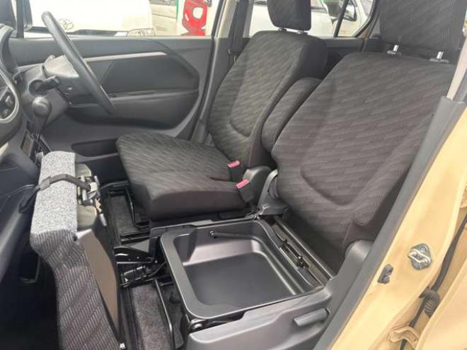 ワゴンRFX リミテッド 4WD　Pスタート ISOFIX対応 助手席アンダーボックス ステアリングスイッチ アイドリングストップ　レベライザー 前席シートヒーター　オートエアコン ケンウッド1DIN　AM FM CD USB スマートキー 社外エンスタ 660