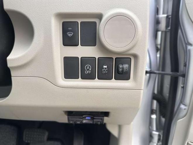 パッソ1.0 X 4WD　キーレス アイドリングストップ 横滑り防止 ヘッドライトレベライザー ETC　社外ナビ CD DVD SD USB AM FM Bカメラ　ISOFIX対応　LEDフォグランプ 1000