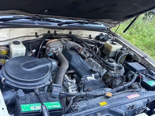 ランドクルーザー100 4.2 VXリミテッド Gセレクション ディーゼルターボ 4WD　エンジンスターター　前後ヒッチメンバー　サンルーフ 4200