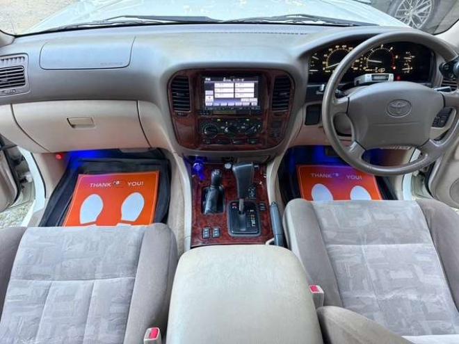 ランドクルーザー100 4.2 VXリミテッド Gセレクション ディーゼルターボ 4WD　エンジンスターター　前後ヒッチメンバー　サンルーフ 4200