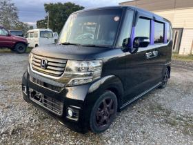 N-BOX　カスタムGターボパッケージ 4WD 660 5Dr