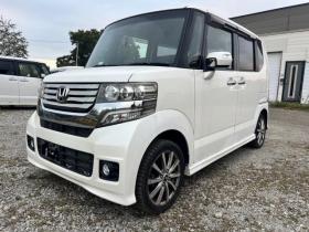N-BOX　カスタムGターボSS 4WD 660 5Dr
