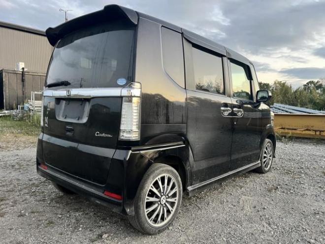 N-BOXカスタムGターボAパッケージ 4WD 660 5Dr