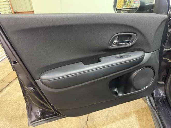 ヴェゼル1.5 ハイブリッド X 4WD　ナビ　TV　Bカメラ　Bluetooth　夏冬タイヤ 1500