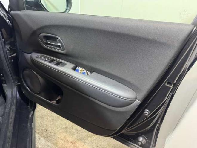 ヴェゼル1.5 ハイブリッド X 4WD　ナビ　TV　Bカメラ　Bluetooth　夏冬タイヤ 1500
