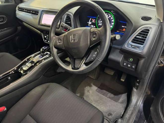 ヴェゼル1.5 ハイブリッド X 4WD　ナビ　TV　Bカメラ　Bluetooth　夏冬タイヤ 1500