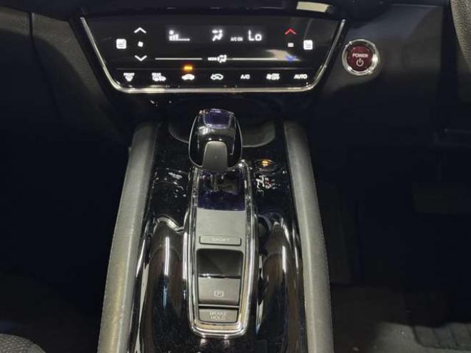 ヴェゼル1.5 ハイブリッド X 4WD　ナビ　TV　Bカメラ　Bluetooth　夏冬タイヤ 1500
